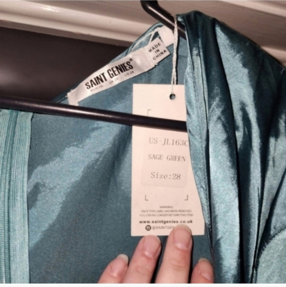 🍂🍁NEW WITH TAGS SIZE 24 SATIN DRESS - Picture 4 of 5